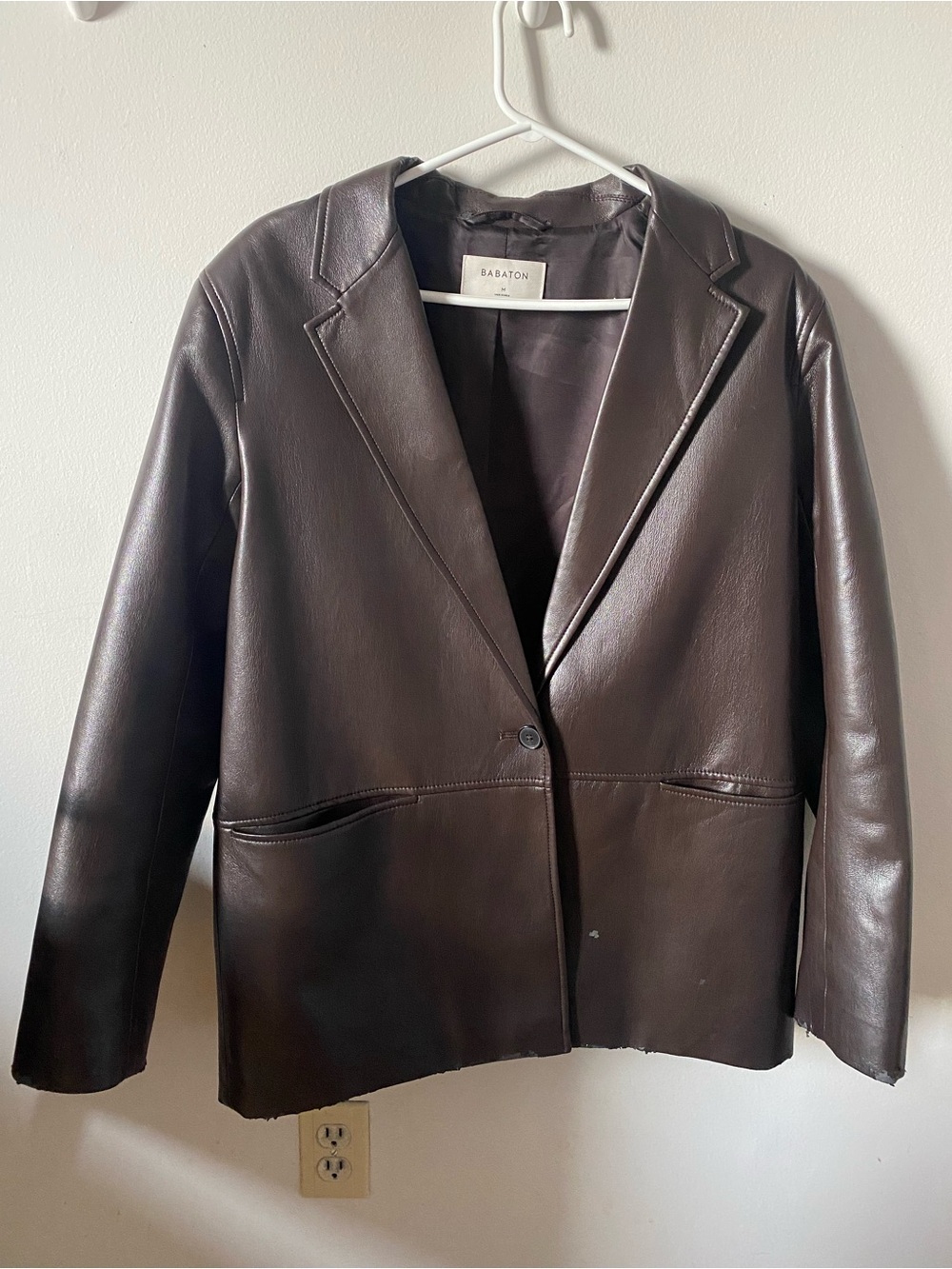 Aritzia Babaton Dark Brown Vegan Leather Blazer - Size M 🤎 (Flawed/Peeling)